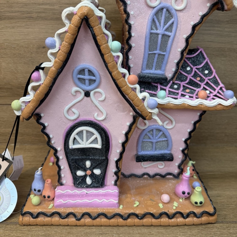 Ghoulish Garden HALLOWEEN Gingerbread Haunted House Lighted Pink Decor READ - Picture 3 of 10